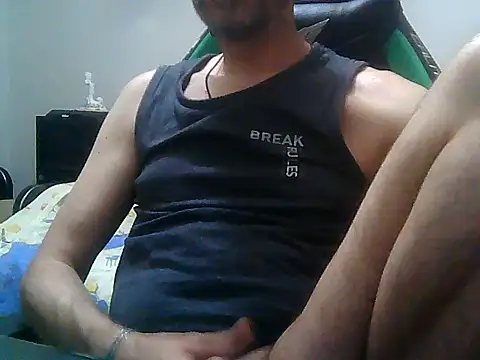 Snapshot of boran34 chatting on 06-06-26, 10:26 boran34 online show from 06-06-26, 10:26