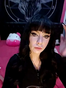 EVILYN online show from 12-22-25, 09:04