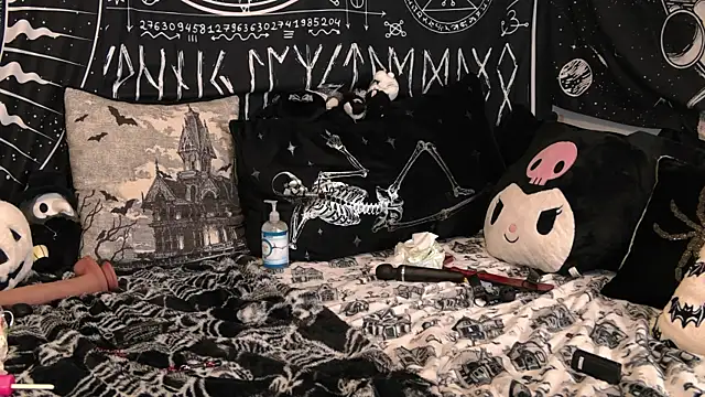 EVILYN online show from 03-31-26, 06:21