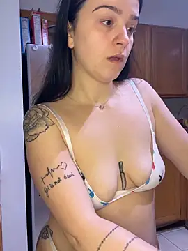 Snapshot of joeystaciee chatting on 05-31-26, 04:35 joeystaciee online show from 05-31-26, 04:35