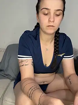 Snapshot of joeystaciee chatting on 06-18-26, 12:20 joeystaciee online show from 06-18-26, 12:20
