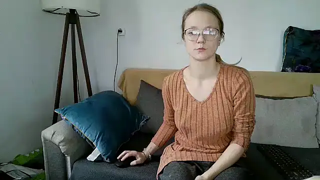 little-leni online show from 12-15-25, 08:20