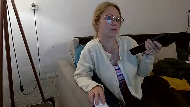 little-leni online show from 06-02-26, 07:14