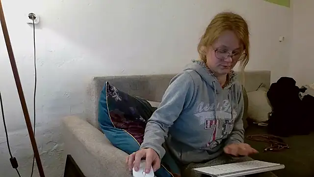 little-leni online show from 05-02-26, 07:30