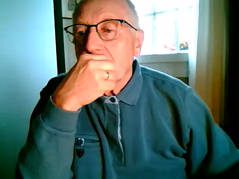 Snapshot of johnjohn622662 chatting on 09-26-25, 03:41 johnjohn622662 online show from 09-26-25, 03:41