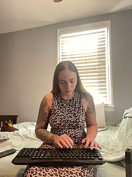 jaseyrae online show from 10-22-25, 02:38