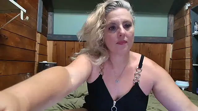 Snapshot of lisaxlovexxx chatting on 06-16-26, 06:30 lisaxlovexxx online show from 06-16-26, 06:30