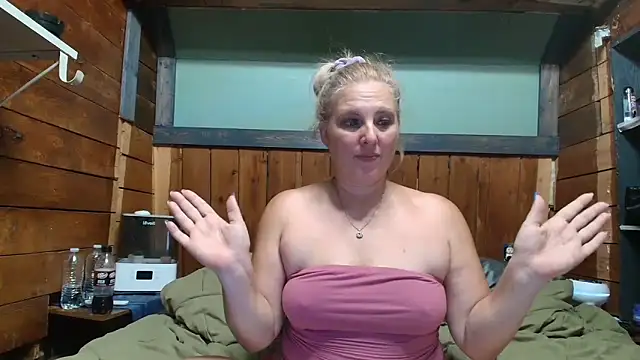 Snapshot of lisaxlovexxx chatting on 06-22-26, 03:36 lisaxlovexxx online show from 06-22-26, 03:36
