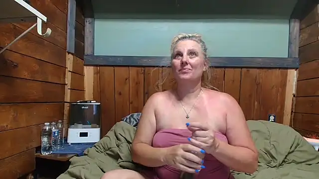 Snapshot of lisaxlovexxx chatting on 06-14-26, 03:19 lisaxlovexxx online show from 06-14-26, 03:19