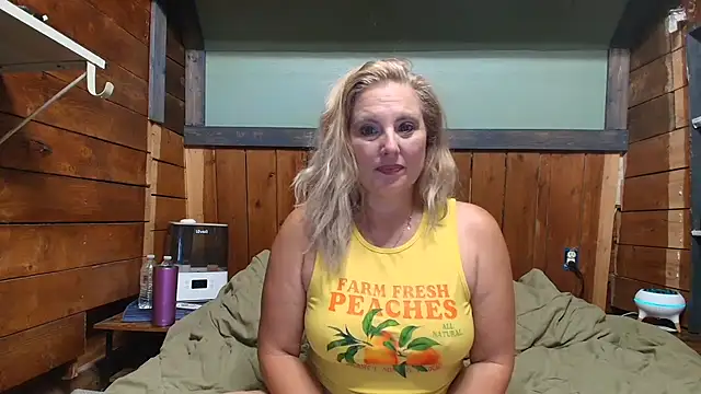 Snapshot of lisaxlovexxx chatting on 07-14-26, 04:46 lisaxlovexxx online show from 07-14-26, 04:46