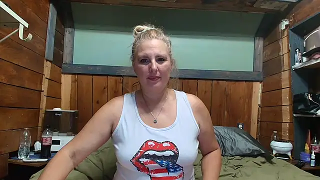 Snapshot of lisaxlovexxx chatting on 07-01-26, 01:06 lisaxlovexxx online show from 07-01-26, 01:06