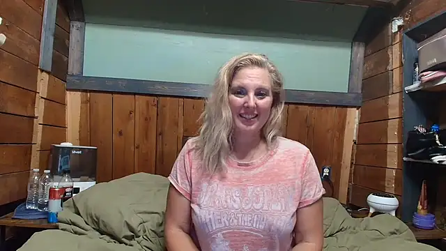 Snapshot of lisaxlovexxx chatting on 07-16-26, 03:36 lisaxlovexxx online show from 07-16-26, 03:36