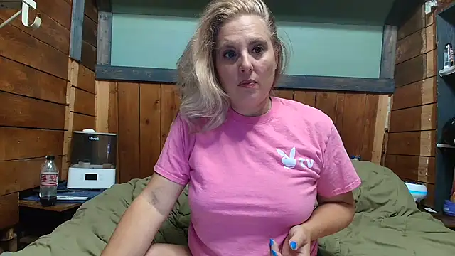 Snapshot of lisaxlovexxx chatting on 06-22-26, 08:06 lisaxlovexxx online show from 06-22-26, 08:06