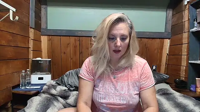lisaxlovexxx online show from 05-18-26, 01:06