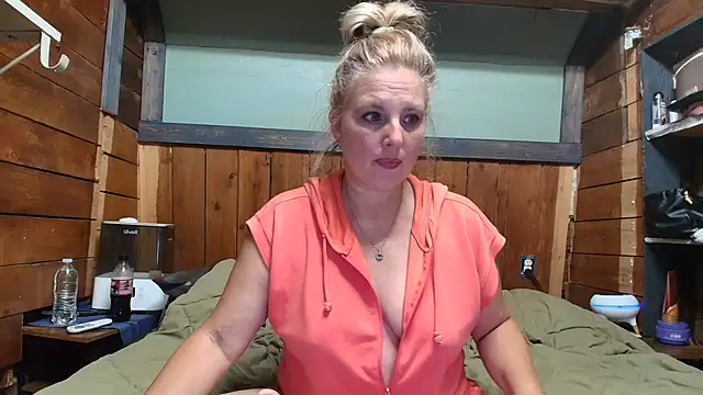 Snapshot of lisaxlovexxx chatting on 06-30-26, 12:54 lisaxlovexxx online show from 06-30-26, 12:54