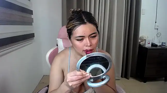 Snapshot of Bombshell_Ashy chatting on 02-24-25, 03:20 Bombshell Ashy online show from 02-24-25, 03:20