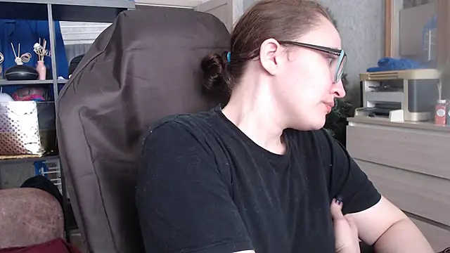 Snapshot of AnKey_Rayah chatting on 02-16-25, 04:20 AnKey Rayah online show from 02-16-25, 04:20