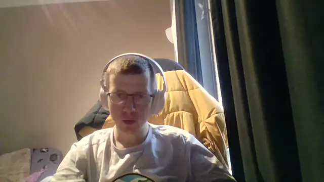 Snapshot of David250692 chatting on 02-12-26, 01:33 David250692 online show from 02-12-26, 01:33