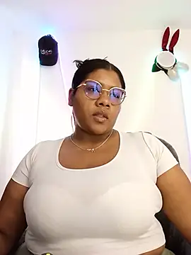 Snapshot of paola091 chatting on 07-15-26, 08:05 paola091 online show from 07-15-26, 08:05
