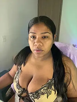Snapshot of paola091 chatting on 06-19-26, 11:38 paola091 online show from 06-19-26, 11:38