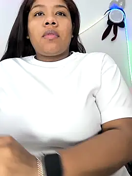 paola091 online show from 12-18-25, 02:05