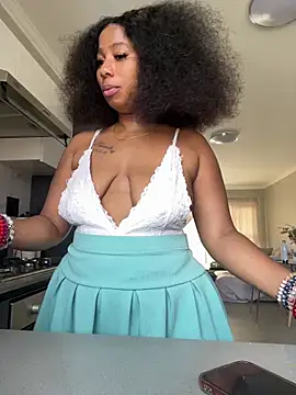 CurvyDesire1 online show from 04-21-26, 07:26