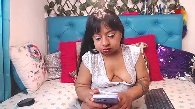 SARAWILLS online show from 03-21-26, 02:32