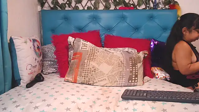 SARAWILLS online show from 03-18-26, 02:08