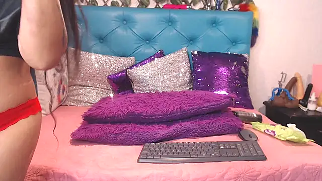 SARAWILLS online show from 02-20-26, 02:19