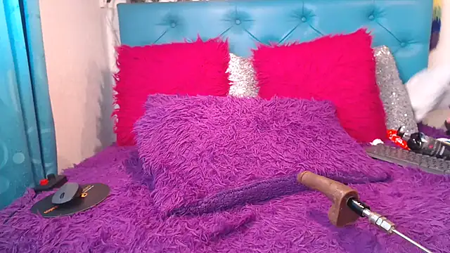 SARAWILLS online show from 05-11-26, 04:04
