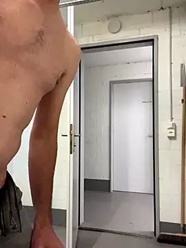 Snapshot of real6outdoors chatting on 10-26-25, 07:25 real6outdoors online show from 10-26-25, 07:25