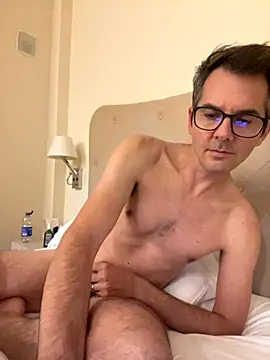 Snapshot of real6outdoors chatting on 11-15-25, 09:52 real6outdoors online show from 11-15-25, 09:52