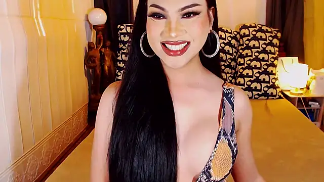 Snapshot of UrsexiestTammy chatting on 10-24-25, 11:37 UrsexiestTammy online show from 10-24-25, 11:37