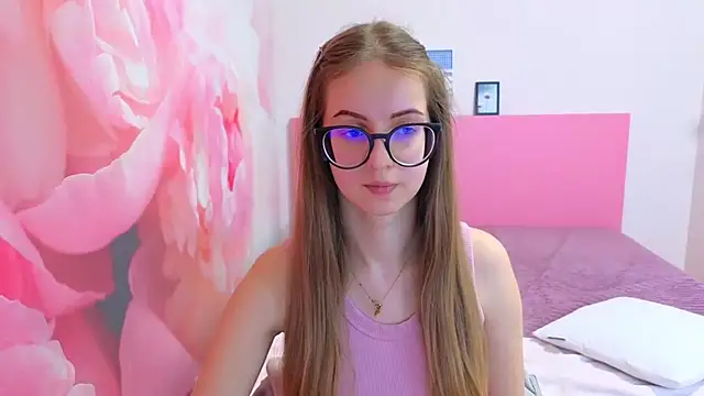 Snapshot of AliceAdams chatting on 02-26-26, 07:52 AliceAdams online show from 02-26-26, 07:52