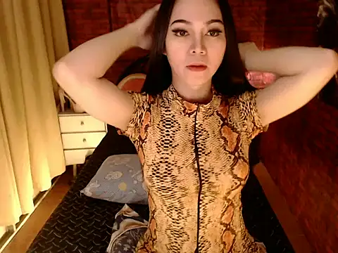 Yoshidashemale online show from 11-15-25, 11:36