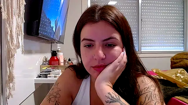 Snapshot of chelbyy chatting on 10-25-25, 04:18 chelbyy online show from 10-25-25, 04:18