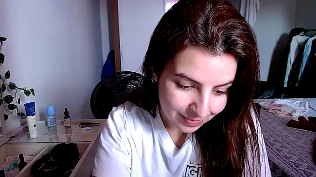 Snapshot of chelbyy chatting on 10-07-25, 07:26 chelbyy online show from 10-07-25, 07:26