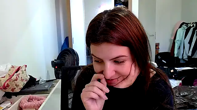 Snapshot of chelbyy chatting on 09-26-25, 05:20 chelbyy online show from 09-26-25, 05:20