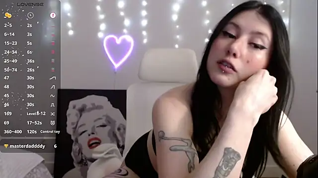 Snapshot of PlayfulApril chatting on 03-01-26, 01:27 PlayfulApril online show from 03-01-26, 01:27