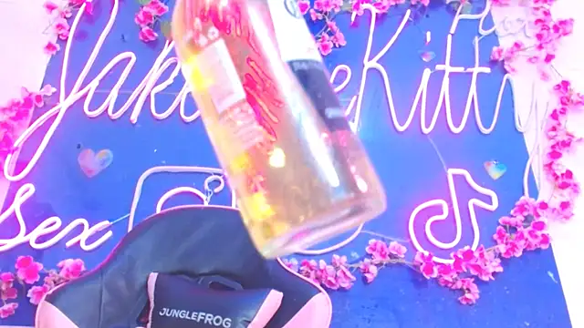 JakelineKitty online show from 12-23-25, 03:06