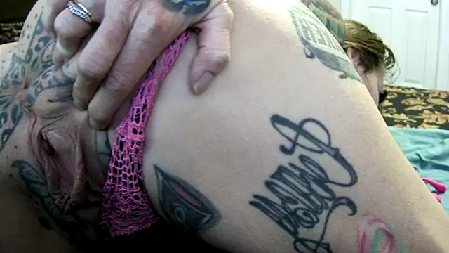 pamelagunns online show from 09-22-25, 04:13