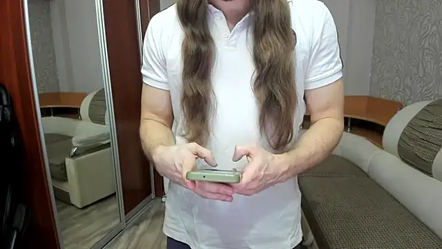 Snapshot of Marrymepls chatting on 02-18-26, 04:03 Marrymepls online show from 02-18-26, 04:03