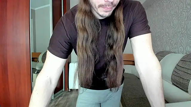 Snapshot of Marrymepls chatting on 03-31-26, 06:26 Marrymepls online show from 03-31-26, 06:26