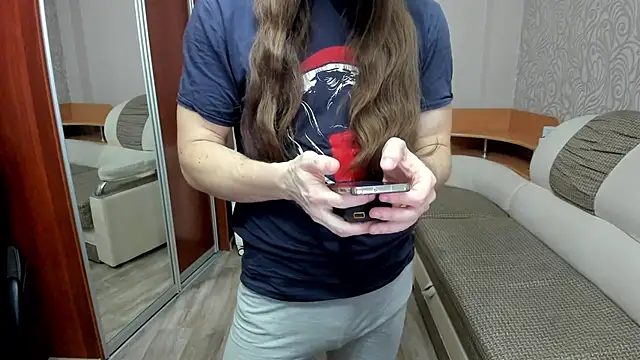 Snapshot of Marrymepls chatting on 03-20-26, 01:23 Marrymepls online show from 03-20-26, 01:23