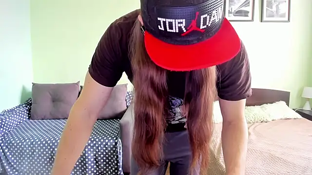 Snapshot of Marrymepls chatting on 04-14-26, 09:58 Marrymepls online show from 04-14-26, 09:58