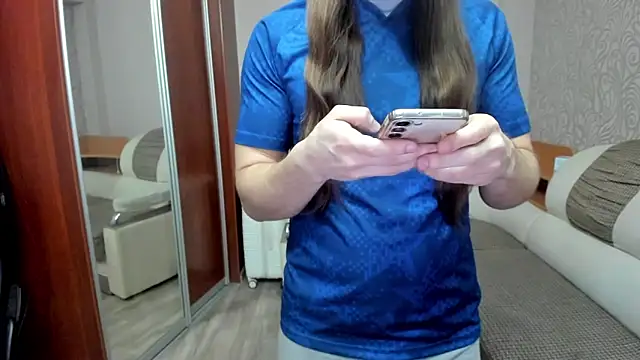 Snapshot of Marrymepls chatting on 03-21-26, 02:43 Marrymepls online show from 03-21-26, 02:43