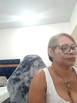 BustyMilf  online show from 09-22-25, 01:06