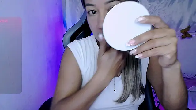 ninatiny online show from 11-20-25, 09:21