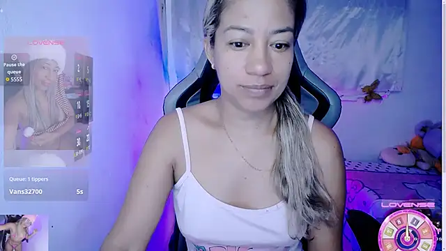 ninatiny online show from 11-29-25, 08:58