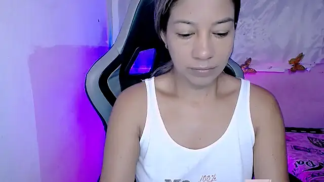 ninatiny online show from 10-24-25, 10:14